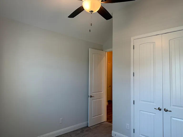482 Prairie View Dr — Photo 4