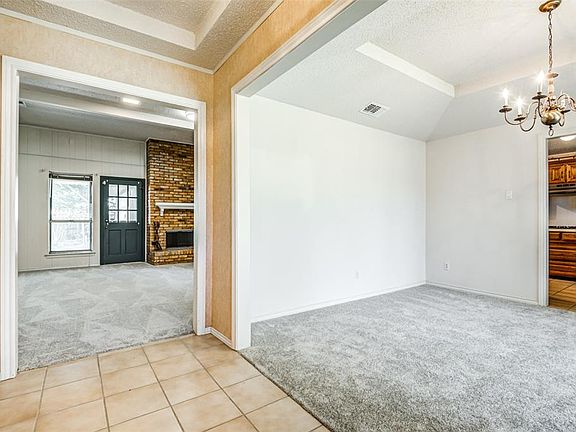 4th image of 1920 Robin Meadow Dr