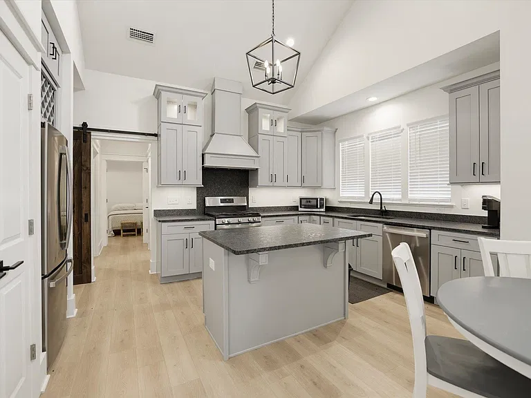4052 Poets Trl — Photo 12