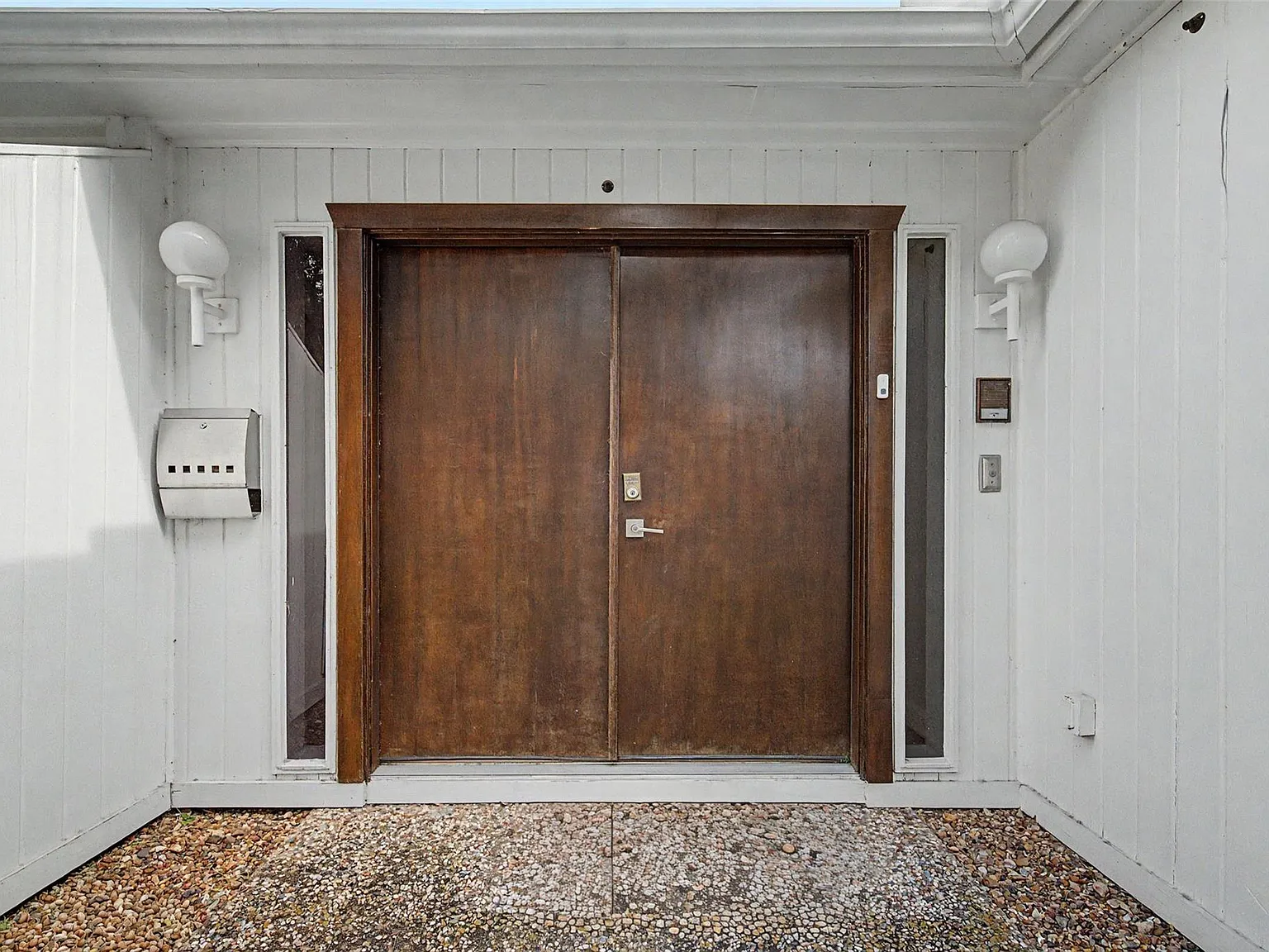5 bed, 4.5 bath, 2937 sqft, $4,995 — Photo 2