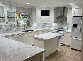 9050 SW 68th St, Miami, FL 33173