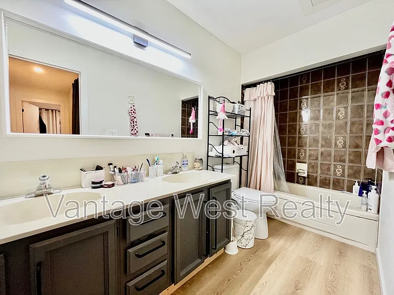 983 Bernard Ave #104 — Photo 12
