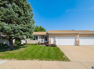 1108 E Jane Ln, Sioux Falls, SD 57108