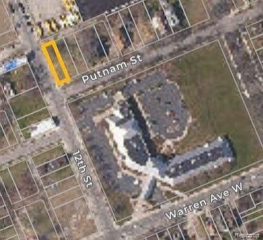 2nd image of 1790 Putnam St
