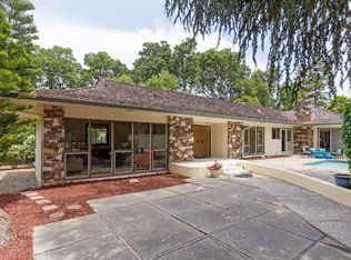 19521 Scotland Dr, Saratoga, CA