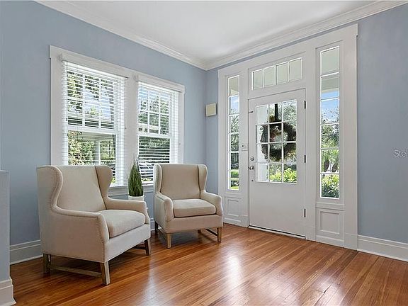 3rd image of 818 S Edison Ave