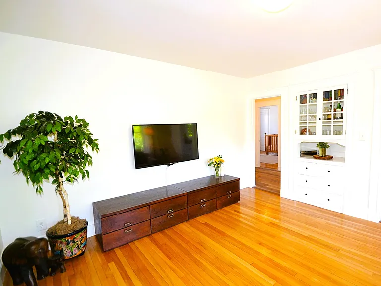 112 S Main St #1 — Photo 8