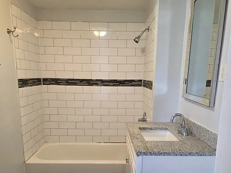 13 Reservoir St #2 — Photo 1
