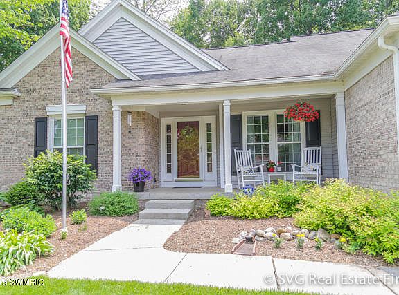 3rd image of 4594 Woodcreek Dr SE