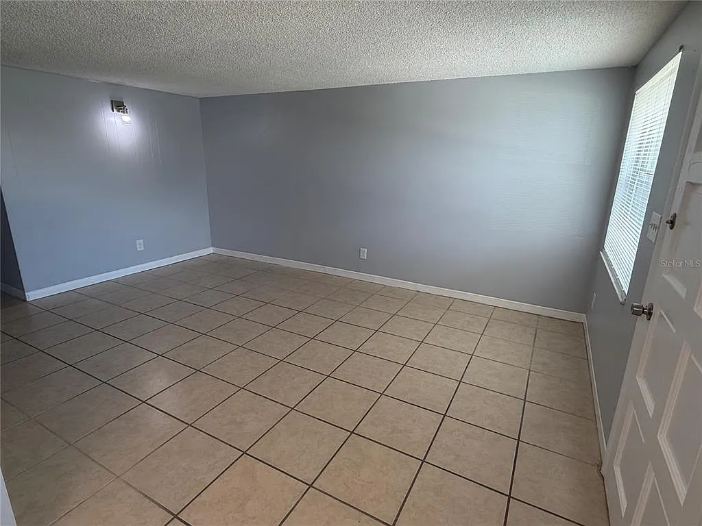 1 bed, 1.0 bath, 700 sqft, $1,150 — Photo 3