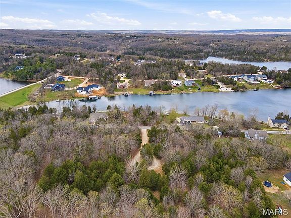 2nd image of 109 Lakeshore Dr