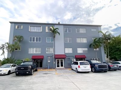 1060 Crystal Lake Dr APT 304, Pompano Beach, FL, 33064
