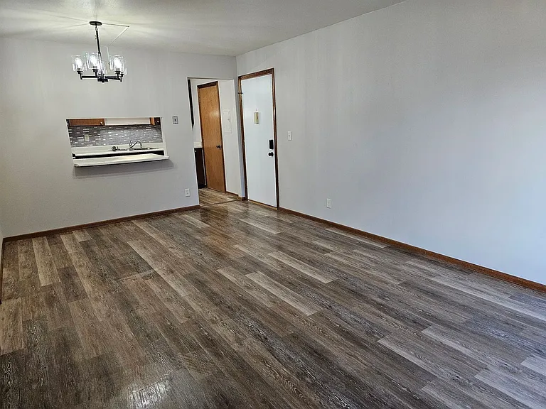 3520 Evergreen Dr — Photo 6