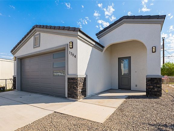2nd image of 1794 Artesia Drive