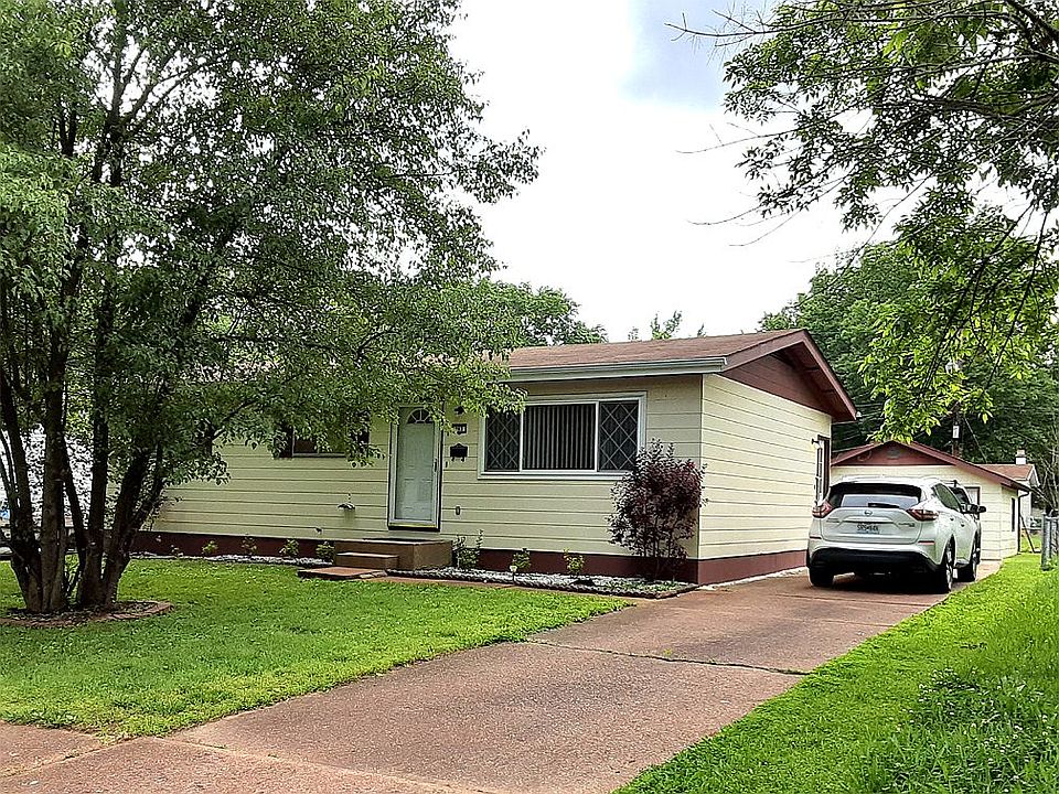 Detached Double-Car Garage