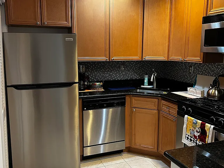 515 Gregory Ave #3 — Photo 3