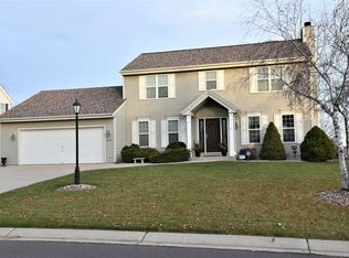 W143N9938 Ridgewood Ln, Germantown, WI 53022