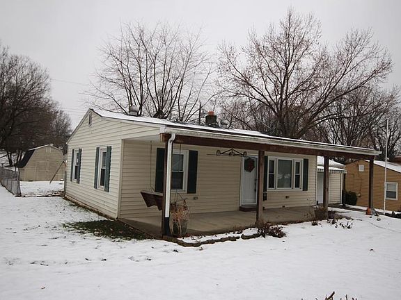 3rd image of 28 E Bryant Ave