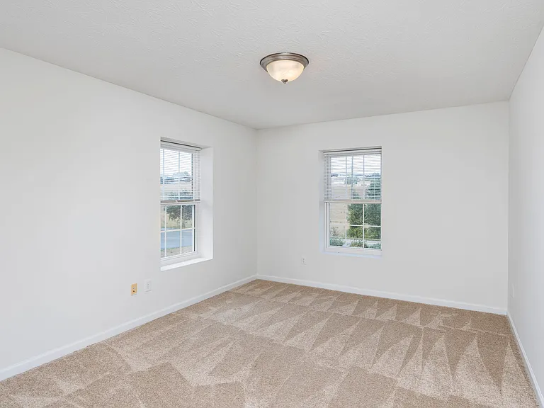 4-102 Rose Garden Ln — Photo 12