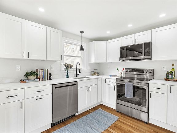 3rd image of 39 Collins St