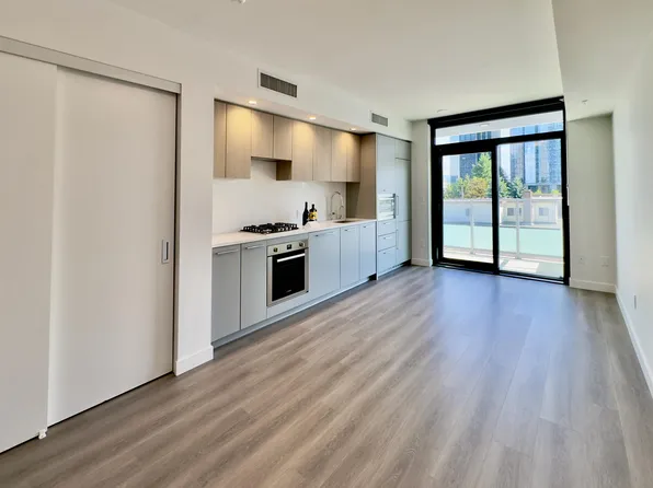 6608 Sussex Ave #4, Burnaby, BC V5H 3C6