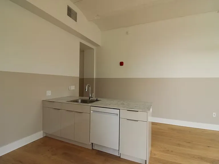 30 W Broad St #408 — Photo 15