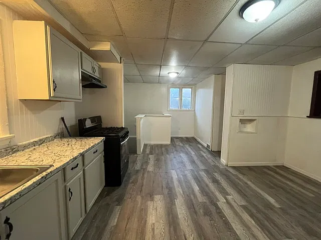 4 bed, 1811 sqft, $1,700 — Photo 4