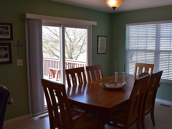 Nook/Door out to deck