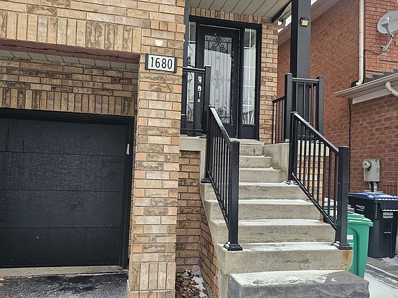 3rd image of 1680 Samuelson Cir