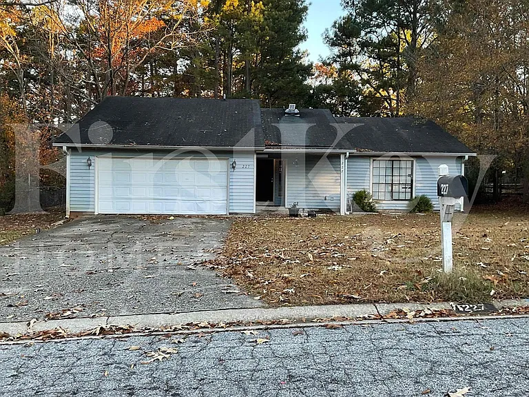 227 Avalon Way — Photo 1