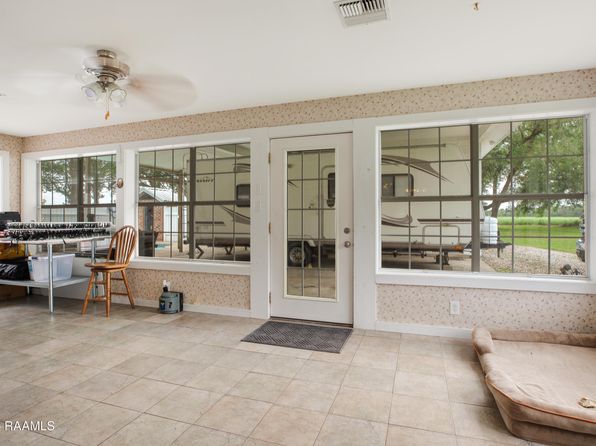 111 W Oaklawn Dr, Cypremort Pt, LA 70538