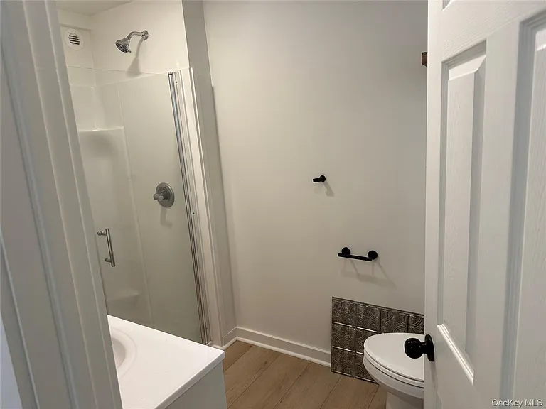 29 Thompson St — Photo 9
