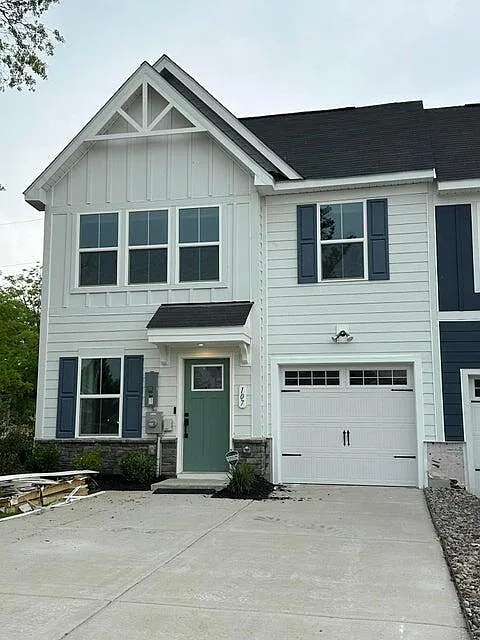 107 Oxbow Dr