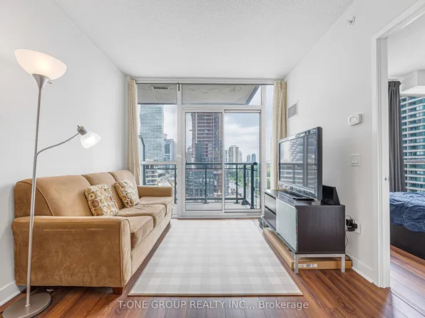 3975 Grand Park Dr #801, Mississauga, ON L5B 0K4