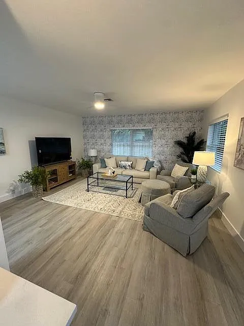 2 bed, 2.0 bath, 948 sqft, $3,995 — Photo 4
