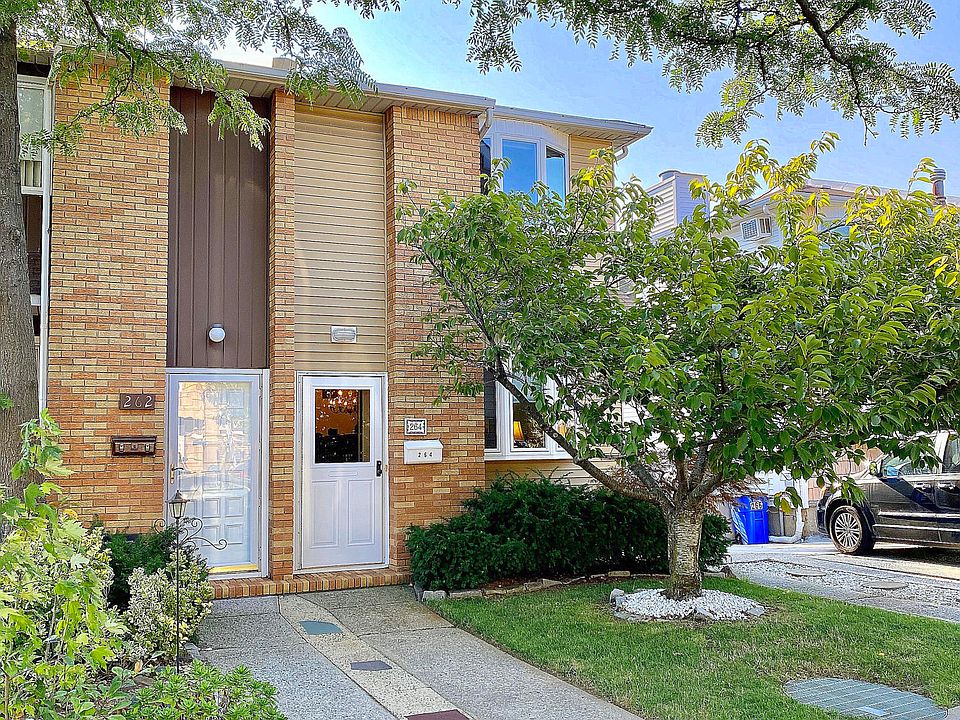 1st image of 264 Brookfield Ave