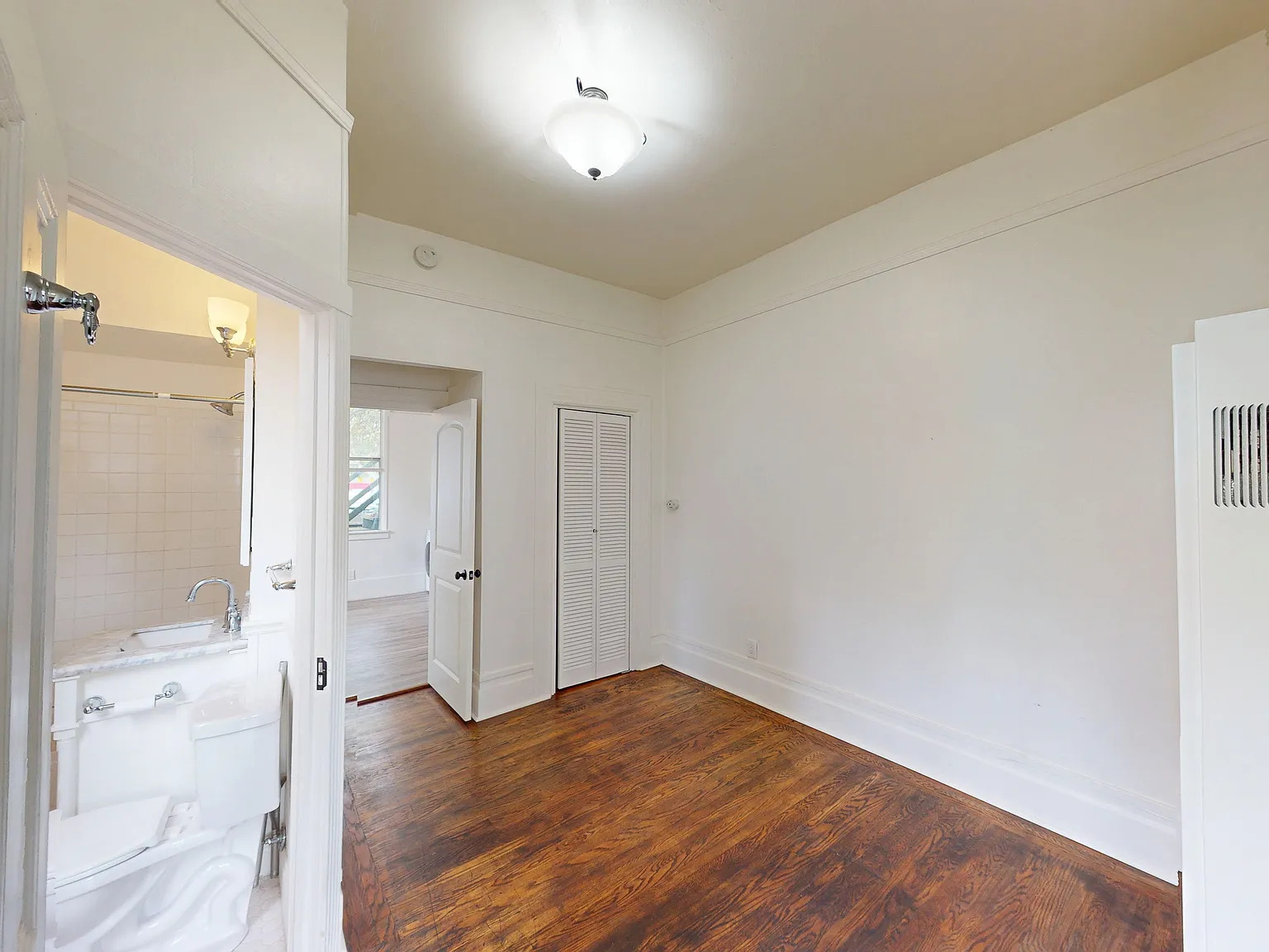 Charming 1BR with In-Unit Laundry in Haight-Ashbury — Photo 3
