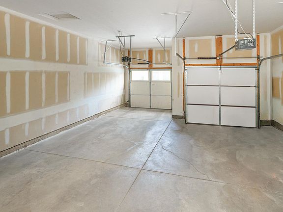 5th image of 413 Westgreen Ln
