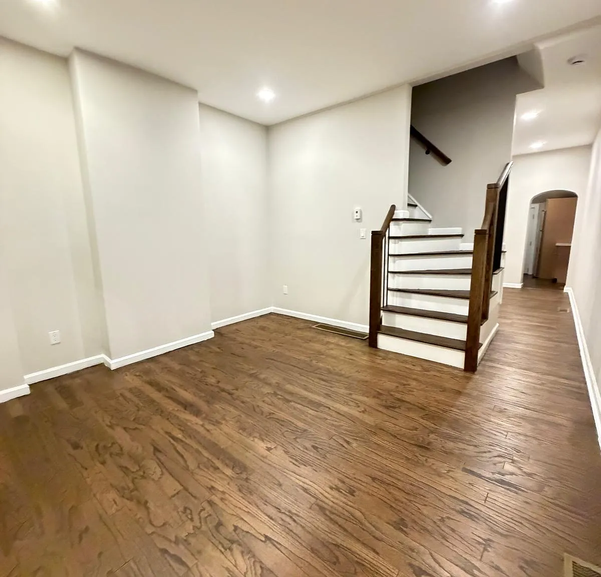 2 bed, 856 sqft, $2,190 — Photo 2