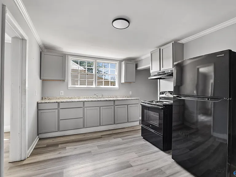 109 5th Ave NW — Photo 12