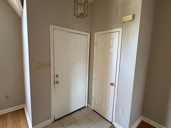4th image of 7745 Shadowland Dr