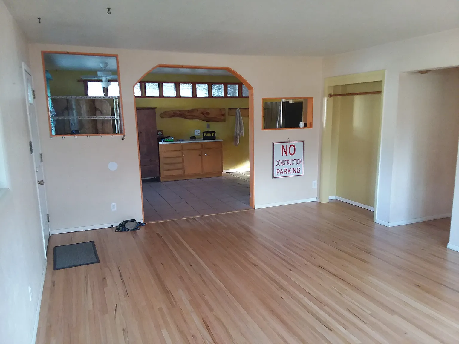 4 bed, 1899 sqft, $3,400 — Photo 3