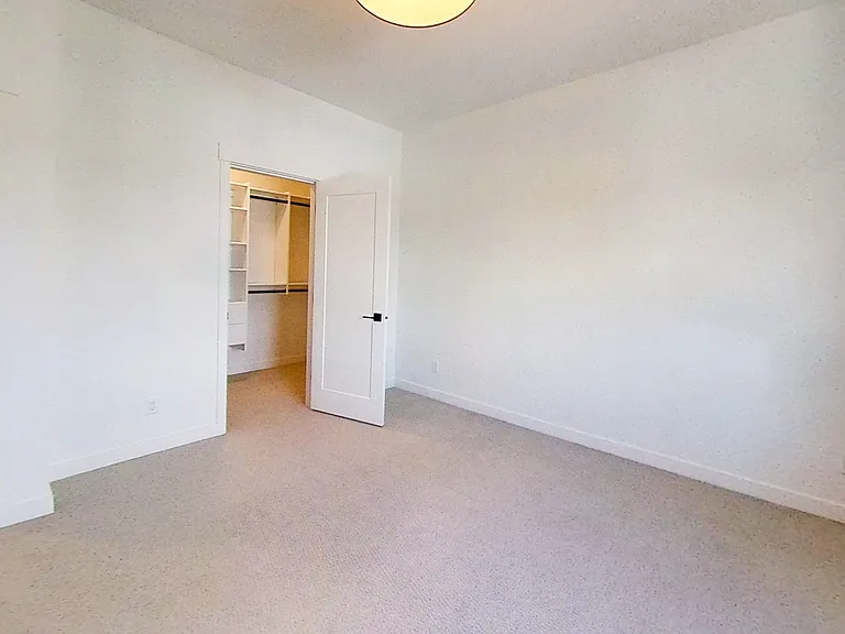 196XX 75th Ave — Photo 15