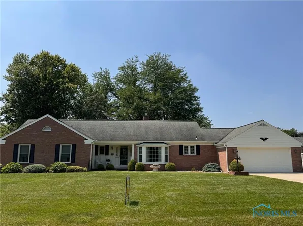1006 Fairlawn Dr, Bryan, OH 43506