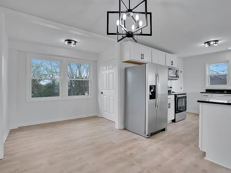 1857 Memorial Dr — Photo 15