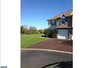 517 Buckingham Ct, Harleysville, PA 19438