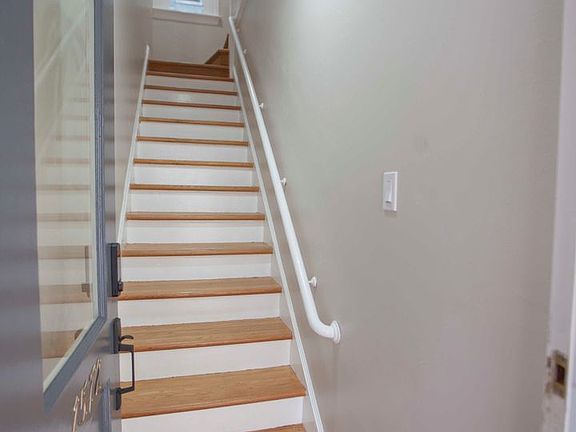 2nd image of 1570 Clay St #1572