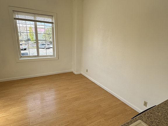 4th image of 108 Main St #7