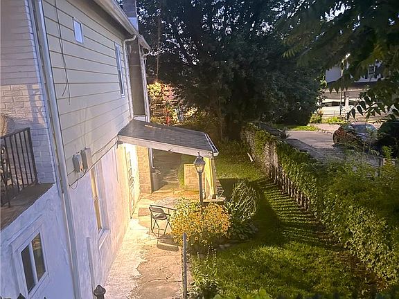 3rd image of 624-626 Beech St