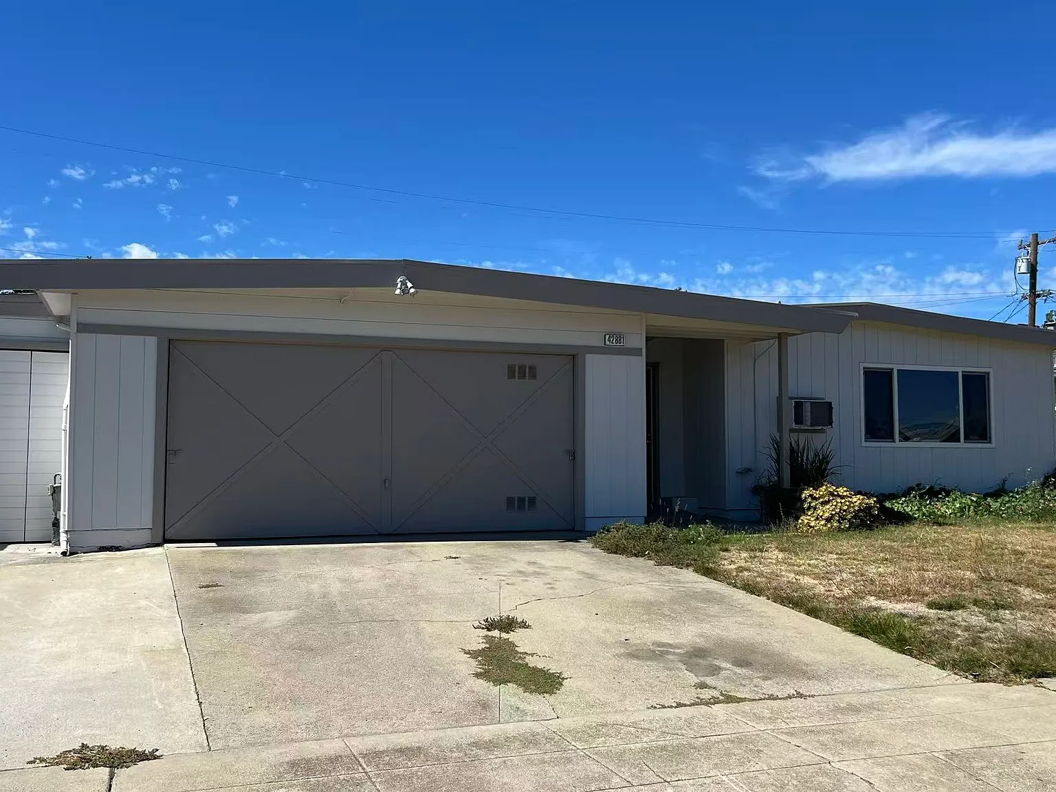 3 bed, 1198 sqft, $4,099 — Photo 3